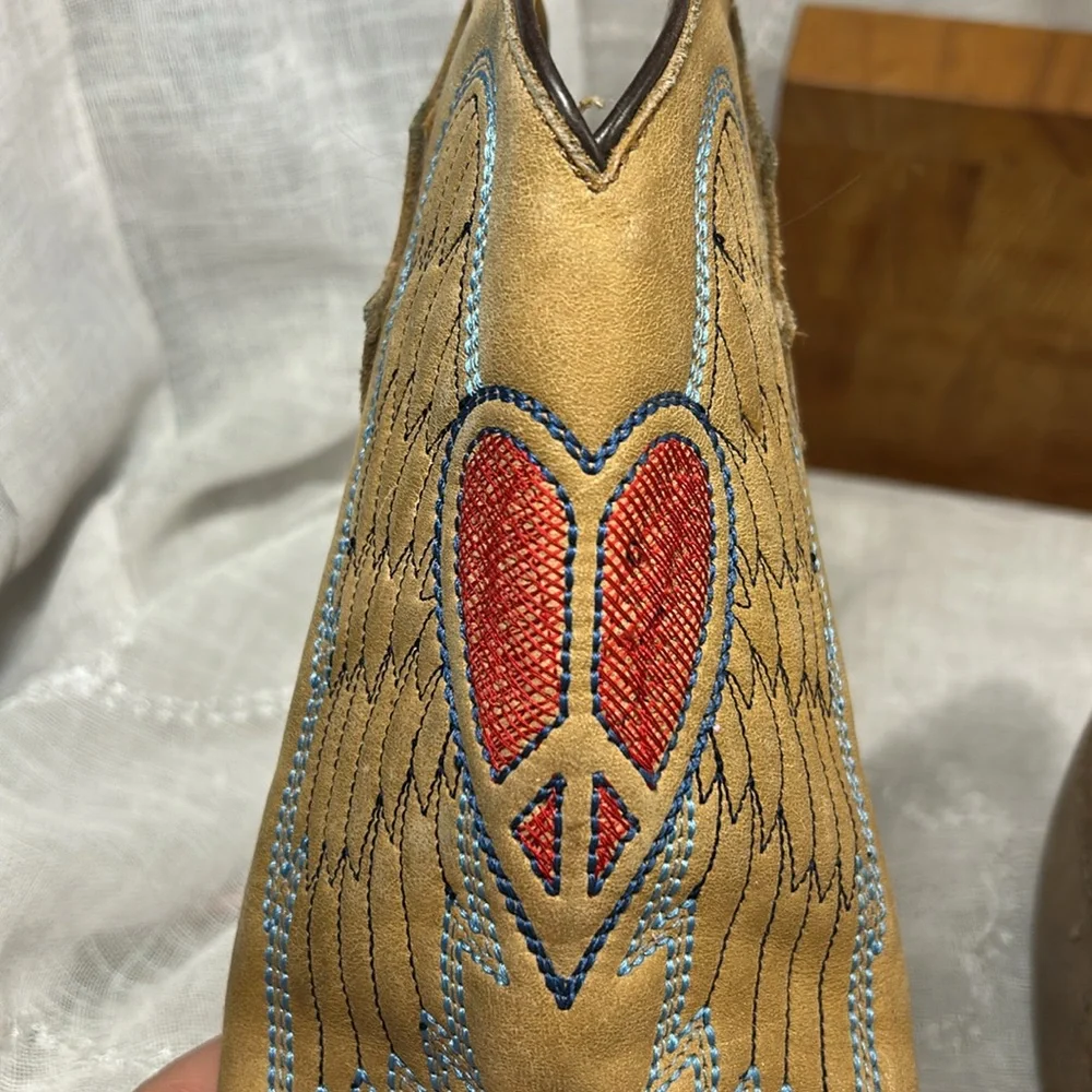 Corral vintage heart angel wings leather cowboy boots
